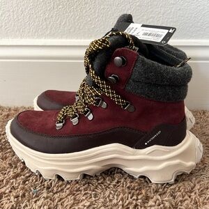 Sorel insulated waterproof boots BRAND NEW